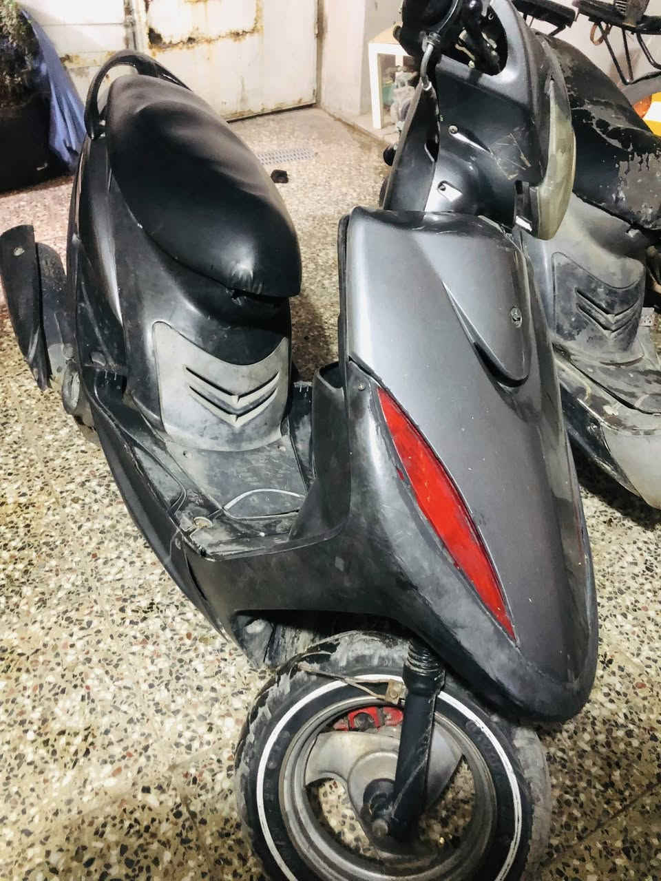 سلام عليكم
دراجه ماكس عدله للبيع.                
دراجه حلوه ومرتبه
كهربائيات شغاله   
نقص باتري
تايرات نضيفه
السعر. 400 وبيها مجال
مكان بغداد بلديات
***********
