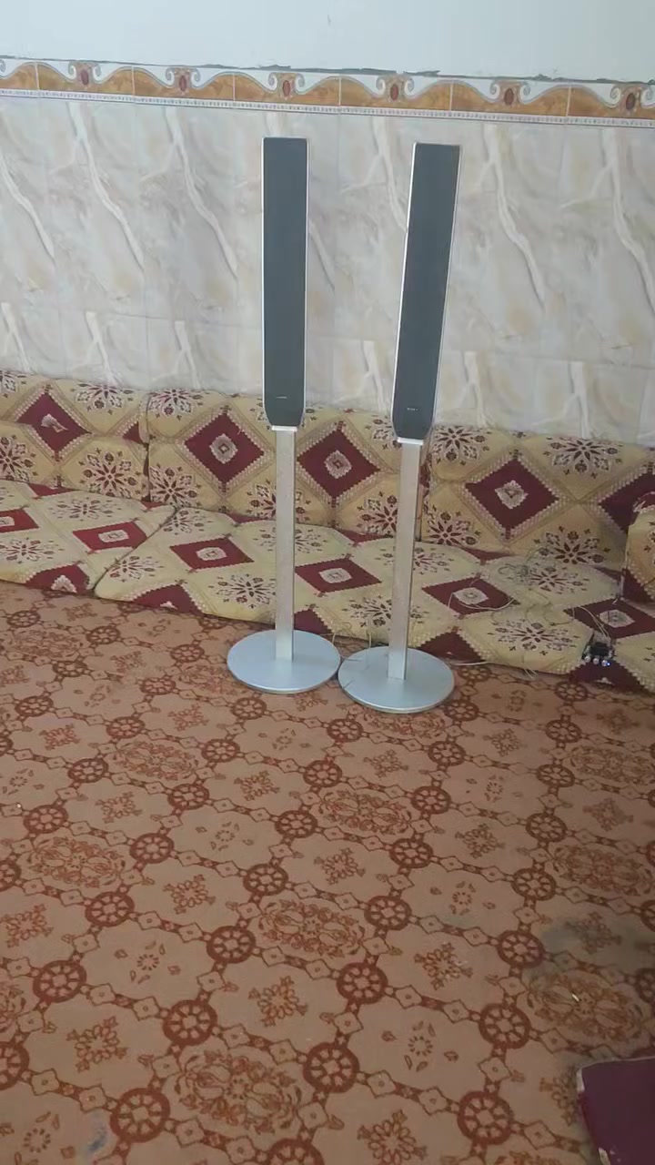 سماعات سوني عموديه مال باله شغالات ونظافه 90 بالميه الارتفاع 120 سم سعرهن 55 الف موجود توصيل ***********
