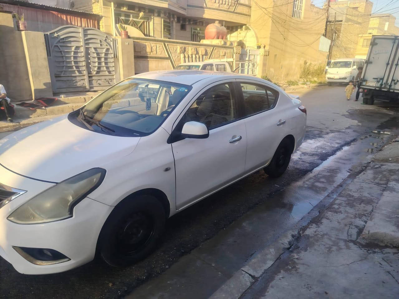 سلام عليكم للبيع نيسان سني  هندي موديل٢٠١٨  بغداد رقم الانكليزي بسمي ماشية ١٥٠ الف  بيها بابتين صفحات السايق بيها جاملغه  وربع البنيد مصبغ   فقط السعر ٩٥ وبيها مجال بغداد الحسينية ايم الجامع البديع ***********
