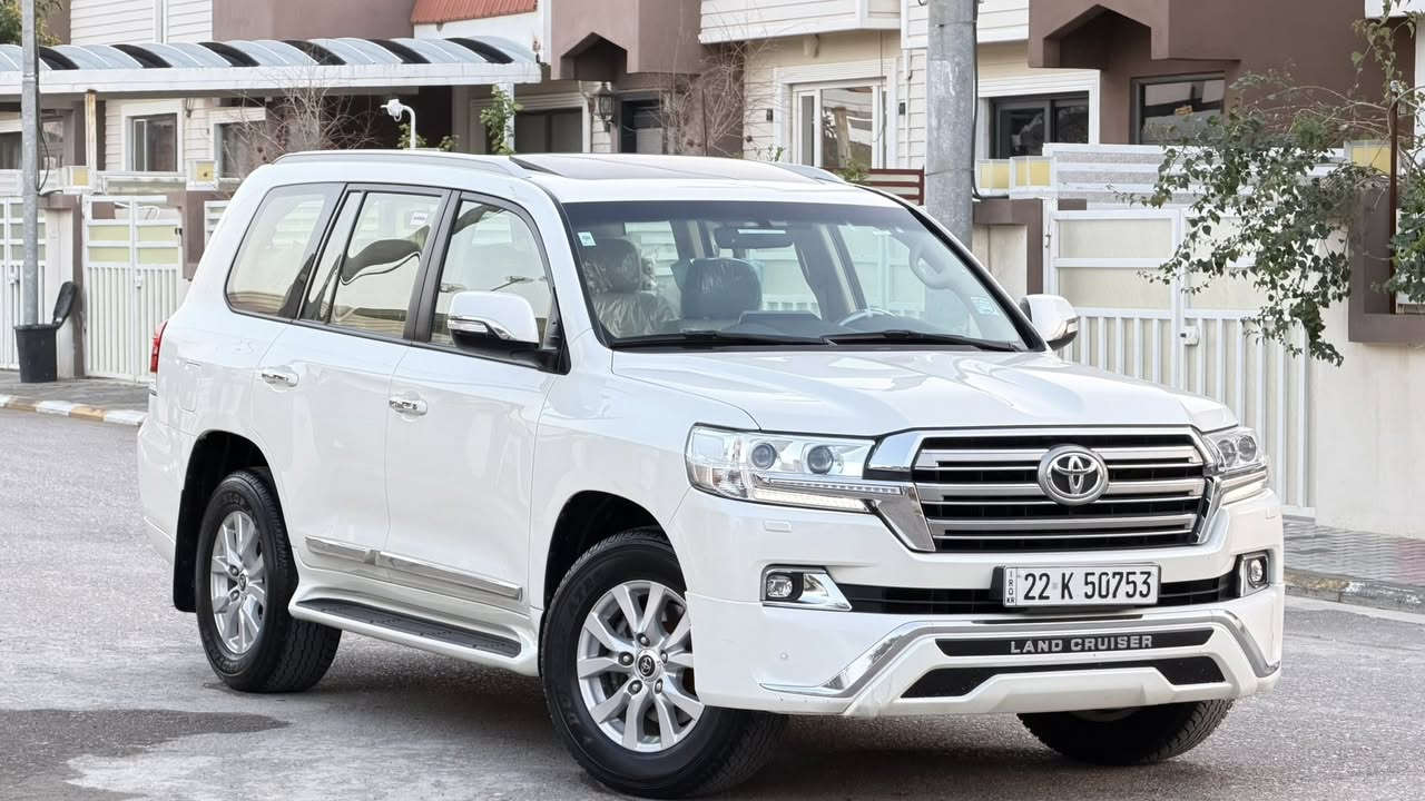 سلام عليكم 
للبيع 
تيوتا لاند كروزر
(ساز)
موديل 2018
GXR
8V
كشنات كهرباء
8 ايرباك 
سلايت 
ماشيه 74KM
مري شفط 
ثلاجه 
بصمات 2
مكان السيارة دياله خانقين 
اي ستفسار 
***********
