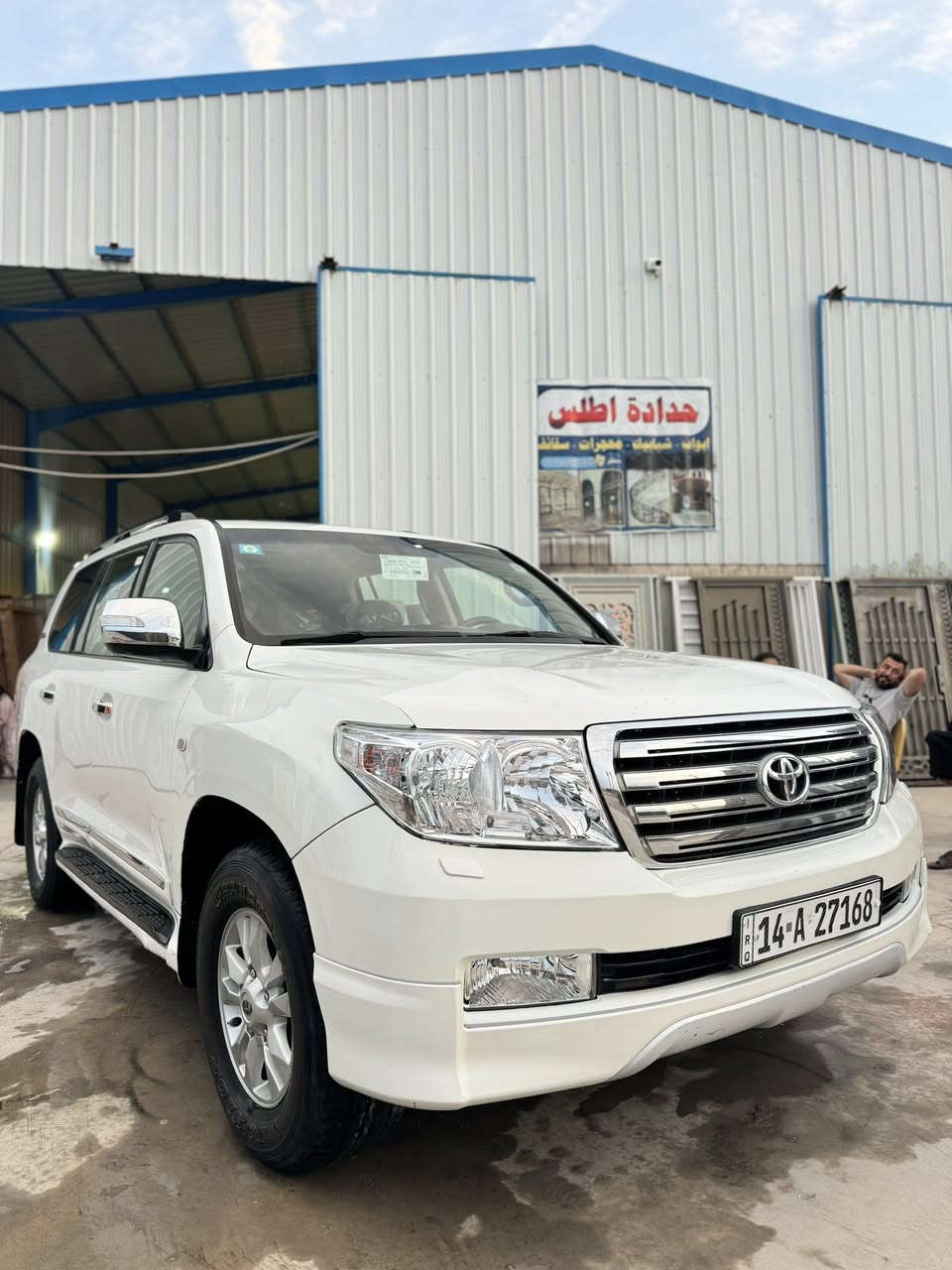 لاندكروز مديل 2010 كفاله عامه من صبغ ضربه وتبديل  ما عده ملاحضه بصيطه سياره جديده مكينه كير كفاله  6 استندر تخم تاير حداده تبريد ماشيه 160 رقم بصره الجديد بسمنه سنويه جديده سعر 268 وبيه مجال مكان سياره البصره قضاء المدينه شراي يتصل ***********
