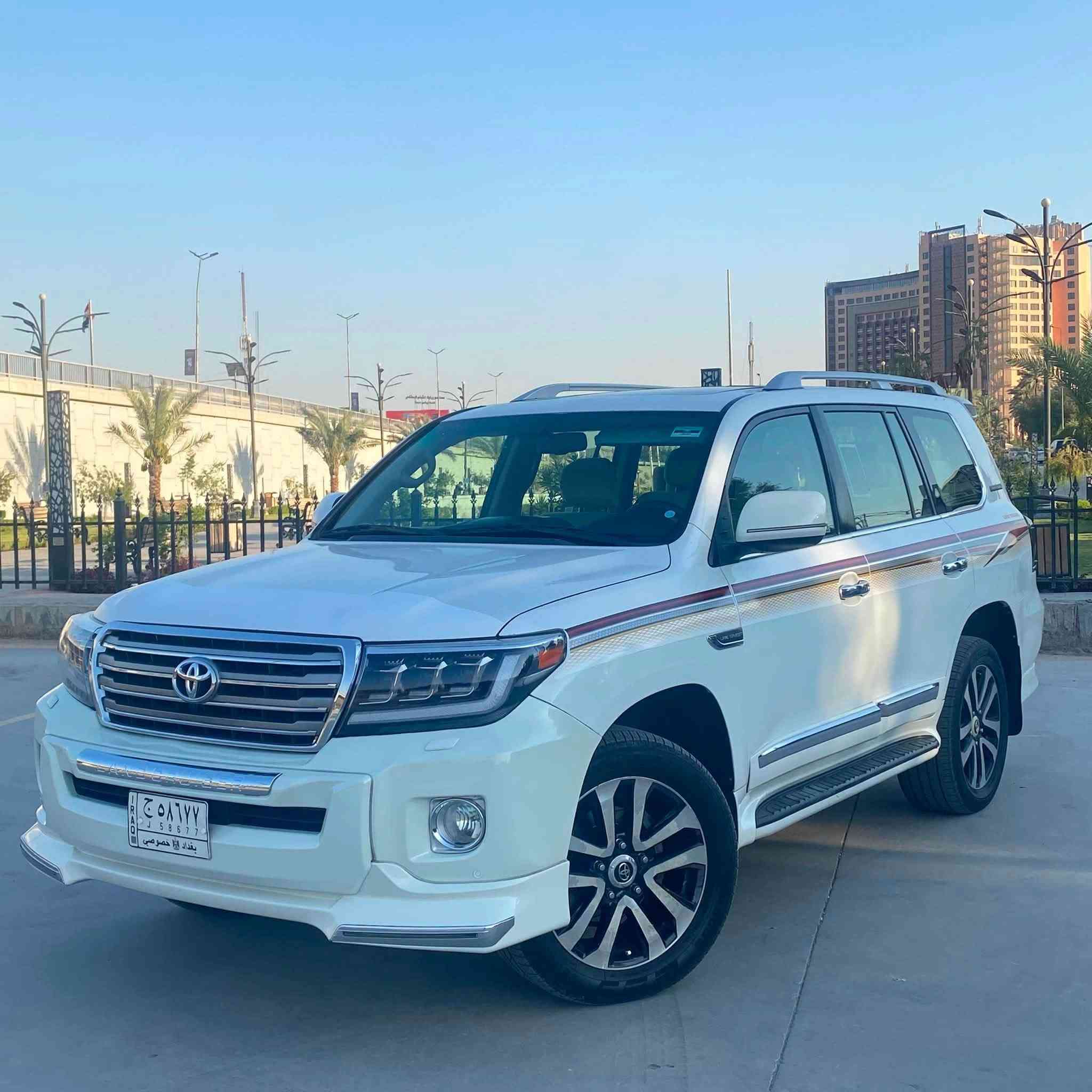 لاندكروز 2008 محدث 2015 تحديث درجه اولى 
رقم بغداد
السياره GXR 6 سلندر 
مواصفات GXR  المعروفه 
بصمه 
فتحه 
سلايد روف 
تحكمات ستيرن جهتين 
كروز سرعه 
كامره
السياره عليهه شاشه اندرويد ومازدات وبكلايتات تصميم لكزس اناره ترحيبيه واشاره متحركه بلمازدات والبكلايتات وترحيب بأبواب السياره وعليهه ويل كب مال موديل 2020 الويل ياباني اصلي✅ مو تجاري  وتخم تاير كلش نضيفات
سياره مصروف ومتعوب عليهه هواي واستخدام شخصي وبألف عافيه على الياخذهه مراح اتعبه ابد  وقبل اسبوعين مسويلهه حمام 
السياره كفاله كير مكينه شاصي لغد وبدون حادث السياره بيهه رشات صبغ ابيعلك مصبوغه حزام
السيار موقعهه بغداد
للأستفسار 
***********
السعر 27000$
