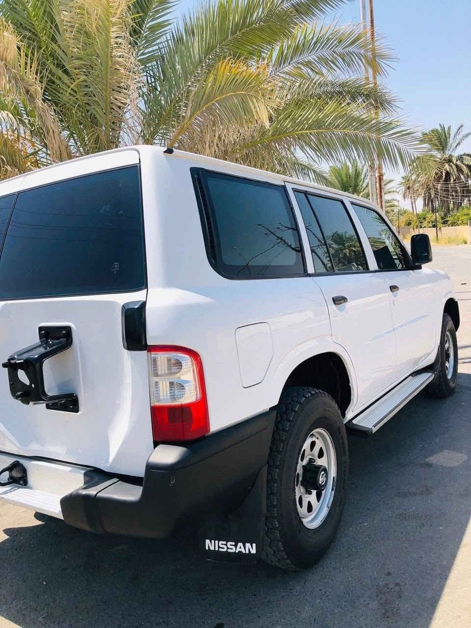 نيسان باترول كفاله عامة سيارة جهازة كل نقص مابيها السيارة باسمي سنويه جديدة هزة جديدة  مكان السيارة ميسان 
السيارة استخدام شخصي لاداخلة جزيرة ولا گانصة 
***********
