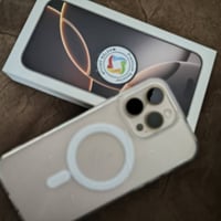 آيفون ١٦ برو ماكس • بطارية ٩٨% • ذاكرة ٢٥٦