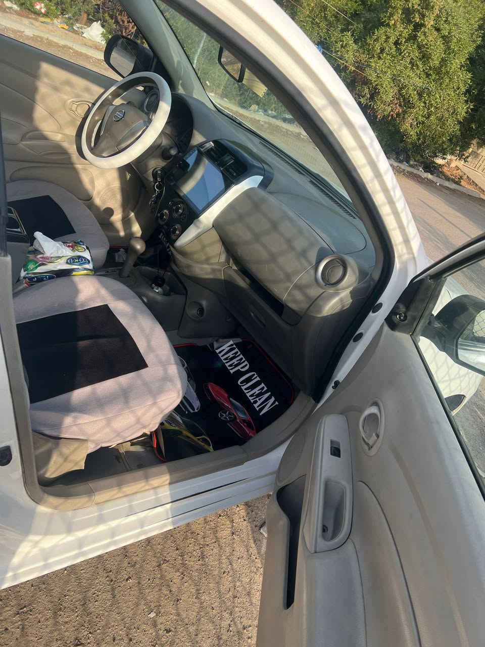 السلام عليكم سني موديل 2015سياره جاهزه علا اخر حبايه كير محرك تبريد ثلج سياره مال جناي  صاحبه ابغداد تحويل ثاني يوم السعر 84وبيه مجال مكان السياره بغداد والشراي يتصل ***********
