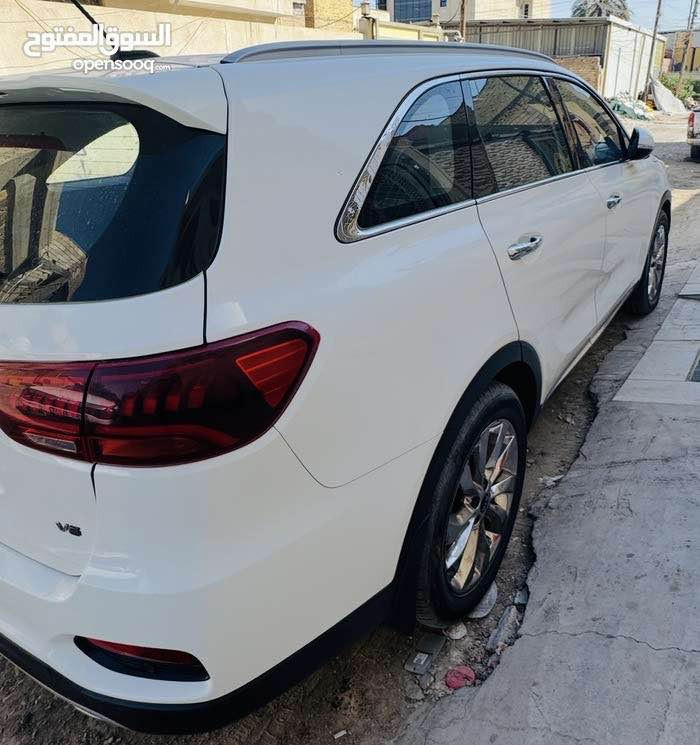 كيا سورنتو 2019 خليجي 
رقم بصرة الجديد ورقمها مميز الهزة قبل اشهر ومجددة السنوية 2030  6 سلندر كير 8 نمر 
7 راكب
ماشية 113 الف كم وقابل للزيادة
كراسي جلد والامامية فقط تحكم كهربائ
كامرة خلفية دوارة
 تشغيل بصمة والابواب الامامية ايضا بصمة 
 بردات خلفية
 حساسات امامية وخلفية
صندوك  باب كهرباء
هندبريك بصمه 
اوتو هولد (.   Auto Hold)
حساسات ضغط الاطارات
بلوتوث ومنافذ شحن و AUX و CDو كار بلي 
ويل حجم 19 
محرك + كير بلاد ما مفتوح
تبريد 3 قطع
مكفولة من الصبغ والتبديل فقط تعديل بارد الجاملق الامامي الايمن ، حدادية واطارات جديدة السعر 265 ورقة
للتواصل الاتصال او وتساب :*********** البصرة, العراق
