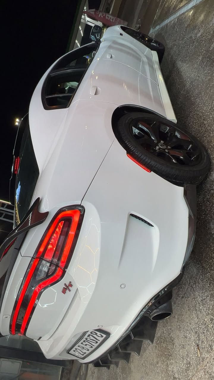 5700
فول مواصفات 
رادار امامي جانبي
تدفئه وتبريد كشنات
مري قلاب 
اكسل قفل 3.09
بيها برمجه مراوح 
سستم صوت الباين
رقم اربيل بأسمي تحويل مباشر
كروز سرعه وتحكمات ستيرن  وشاشه كبير
ما بيها اي نقص من صدر السياره وكهربائياتها كامله 
عليها منظومه غاز  , تريد تبقيها تريد اشيلها الك 
دهن قبل ١٠ ايام درتلها mag1
من وكيل ماسه الجود
دهن الكير قبل ٦ اشهر مبدله يم الحسام
عارضها ب 19,500 وبيها مجال
وما تتقارن بالمضروبات بجم ولا تتقارن بالسيارات البيها نقوصات 
السياره كامله ومتصرف عليها ربع ومداريها ونصيفه كلش من صدر وكهربائيات
مكفوله شواصي ولغود
داخله كلين السياره
ضربتها باب وجاملغ داخل العراق
تقريرها وصور السونار موجوده
وهذا رقمي  ***********
 مكاني بغداد حي الخضراء
