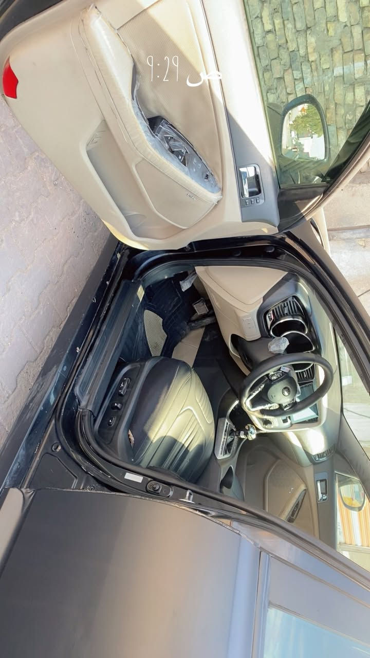 أوبتيما للبيع موديل 2013 امريكي رقمها بغداد فول موصفات واحد ع واحد السياره كلش حلوه مصبوغه حزام اثر طخات مغلفه لون اسود طافي للجماليه السعر 100وبيها مجال 
مكاني بغداد البلديات الرقم ***********
