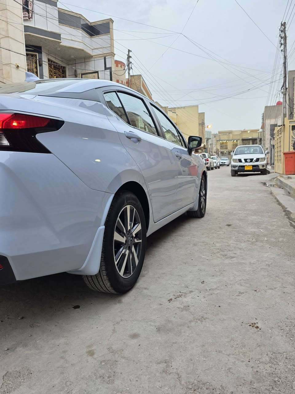 السلام عليكم ....
نيسان فيرسا للبيع 
ماشيه 12 الف مايل 
السياره وارد امريكي حادثها خلفي بيهه صبغ مكان الرقم الصندوك والدعاميه الخلفيه و الوجهه مال بدنه الخلفيه 
صور الحادث موجوده بالمنشور 
السياره لون ممبيز سمائي 
موصفات السياره 
بصمه 
كامره 
شاشه 
حساس خلفي 
رادرات 
نقطه عمياء 
وقوف ذاتي عند السرعة
وقوف ذاتي عند الرجوع 
كروس سرعة او مثبت سرعة 
سياره جديده جداً واني مستوردهه
مابيهه اي نقص حتى ارضياتهه تفصال
مسويهن  
الاستفسار الاتصال
 على هذه الرقم👇👇
***********
