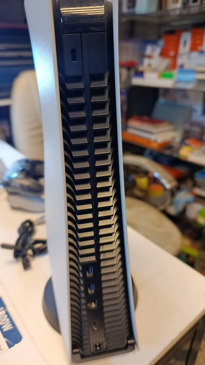 السلام عليكم 
متوفر ps5فات نظيف جدا بلاد استعمال قليل جدا كامل ملحقات بدون كارتونه دبل جوستك السعر 575 للتواصل ***********
