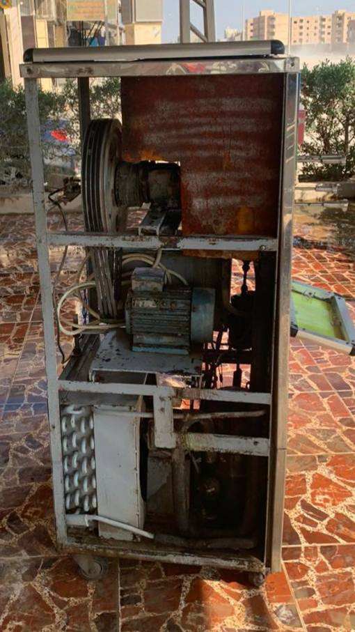 السلام عليكم عندي هاي المكينة للبيع قيم السعر وبل العافية للياخذها شغالة تجميد فوول


**إذا كنت صاحب هذا الإعلان وتريد حذفه لأي سبب، رجاءا أرسل رسالة إلى الدعم الفني**