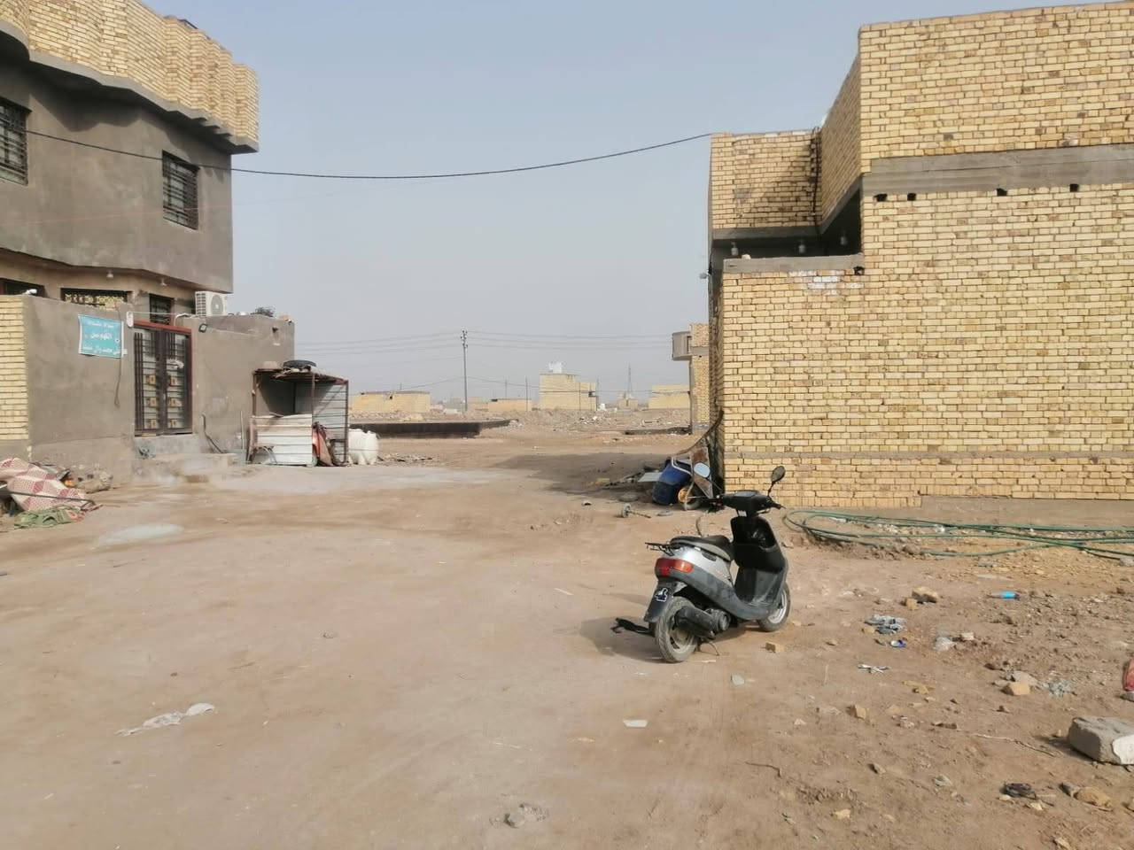 قطعه للبيع حي الفداء نهايه شارع ابو لبنان امامي100متر قرب الواقعه 45وبيه مجال الاستفسار ***********
