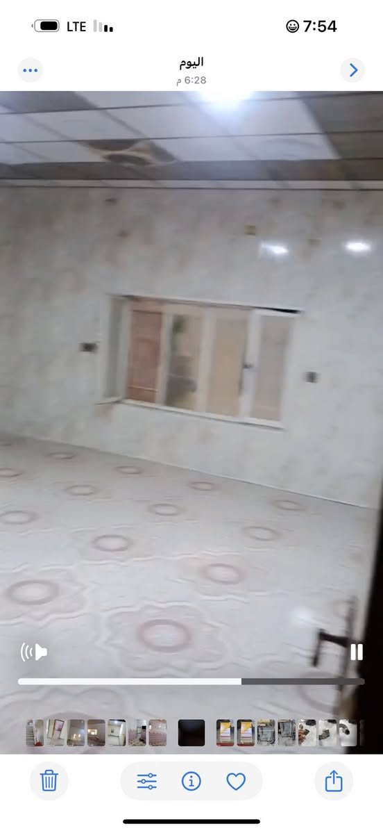 اسلام عليكم بيت لليجارمساحه 200 طابق واحد  في حي الحكيم خلف معارض بيت  شريجي لاستفسار اتصل (***********)
