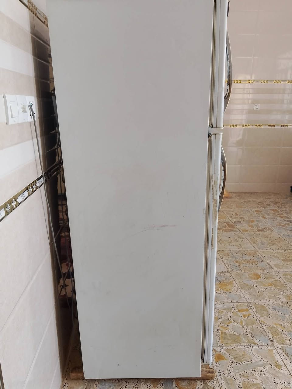 سلام عليكم ثلاجه وطباخ للبيع نضيفات شرط الفحص وشغل للاستفسار الاتصال علي رقم ***********.
