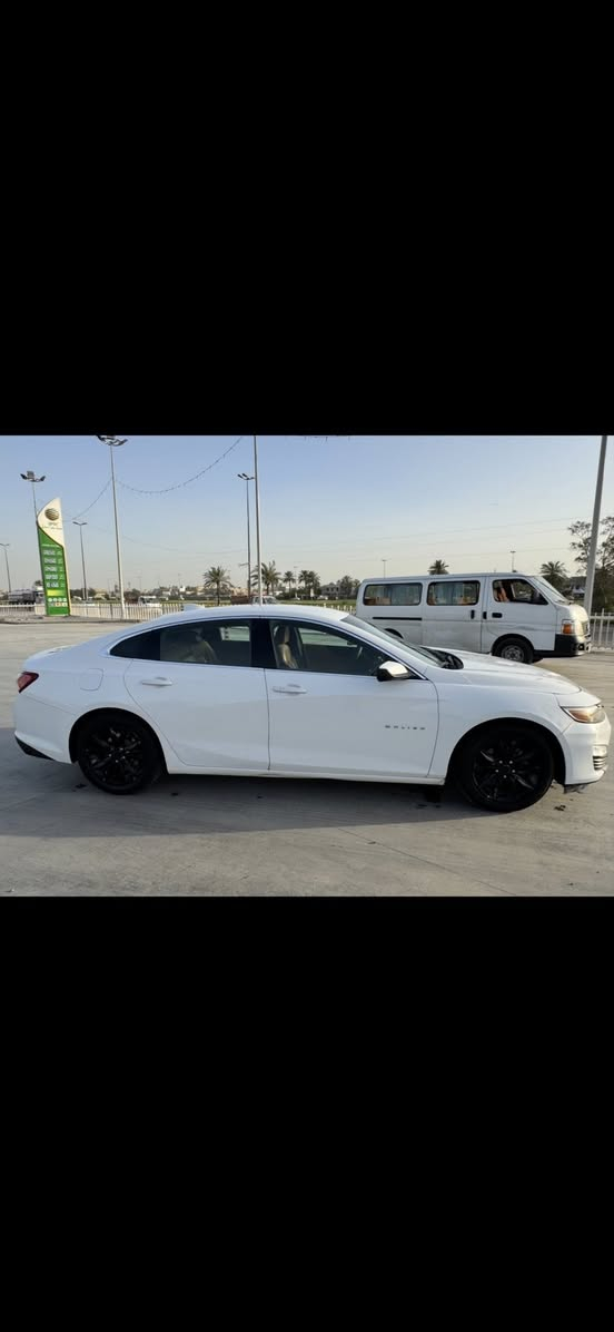 السلام عليكم
ماليبو موديل ٢٠٢٠ مواصفات LT السعر  105$ وبيها مجال  السياره بيها محرك ومستعجل على البيع 
***********
***********
