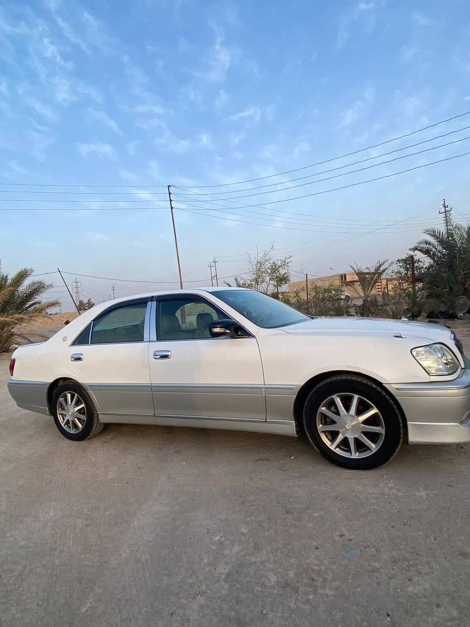 السلام عليكم 
ملكة موديل 2000 اربع دگم فول ماعده فتحة السقف تخم تاير تبريد ثلاجة كريستال السعر (( 138$ ))
العنوان البصرة ـ الزبير ـ الشعيبة 
للاستفسار (( *********** ))
