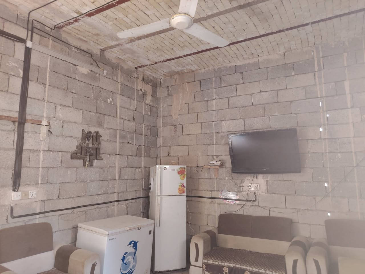 يالله سلام عليكم هيكل للبيع بغداد المدائن قرب تقاطع حساني بستان الكراغول مساحه ١٠٠ متر خدمات كامله تبليط كهرباء ماء انترنيت ضوئي سحب قريب على السوك والمدارس والإمام سلمان المحمدي ع بسعر ٣٠ وبي مجال زراعي على ٢٥ للاستفسار الاتصال على الارقام *********** أو *********** وات ساب
