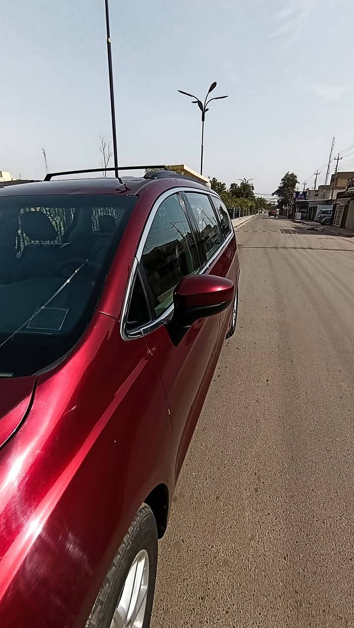 بسم الله الرحمن الرحيم 
باسفكا موديل 2020
مواصفات
ابواب وصندوق كهرباء 
تشغيل عن بعد 
كير ماوس 
هاند بريك بصمه 
توقف ذاتي اثناء الرجوع 
تبريد ثلاث قطع 
كشنات جلد 
ابواب بصمه 
ابواب فتح غلق ريمونت تحكم عن بعد
كرسي السايق كهرباء 
مثبت سرعه 
مكينه 3600
السياره جاهزه بسمي رقم بغداد دولي 
رقم الشاصي 2C4RC1DG8LR163923
حادثها خارجي 
السياره خاليه من التبديل كل القطع اصليه ليبل واحد 
بيها قطع صبغ اثر شخوط وتوحيد لون وعندي صور قبل الصبغ ابيع صبغ صفحتين 
للتواصل ***********
