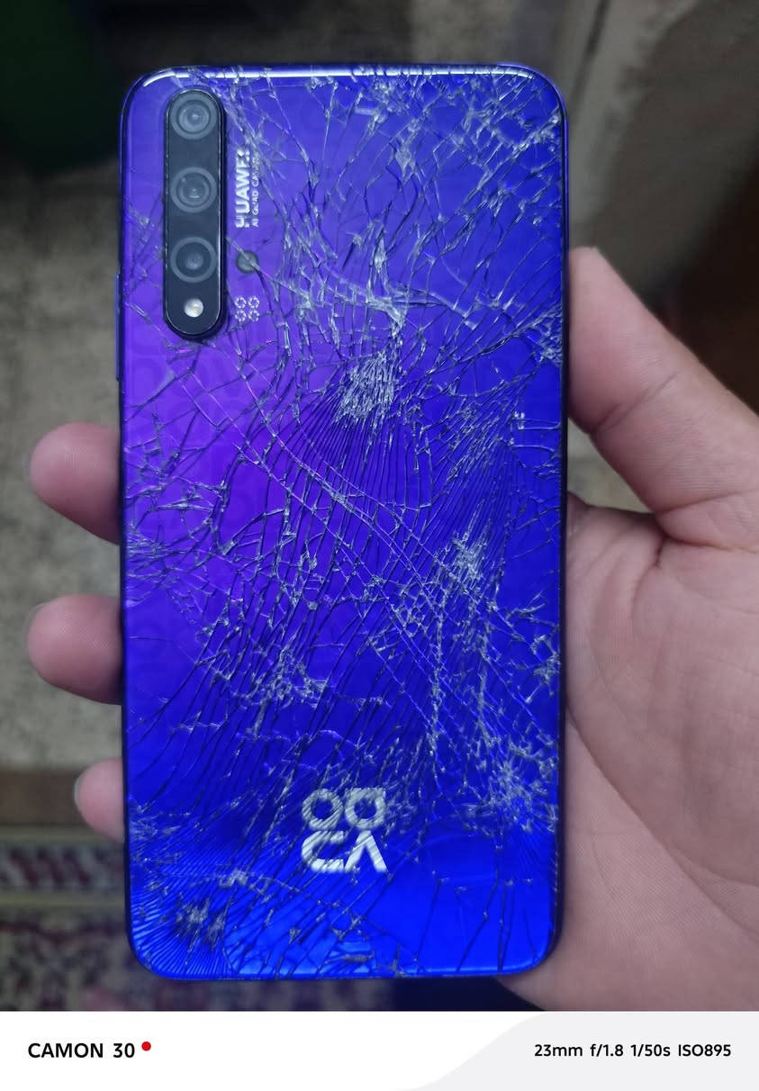 سلام عليكم لبيع نوفة فايف T ذاكرة ١٢٨ كلة شغال مكفول بس ضهرة مكسور سعر ٤٠ قفلة بدون عملة شراي يجي خاص لو يتصل *********** بغداد مدينة صدر
