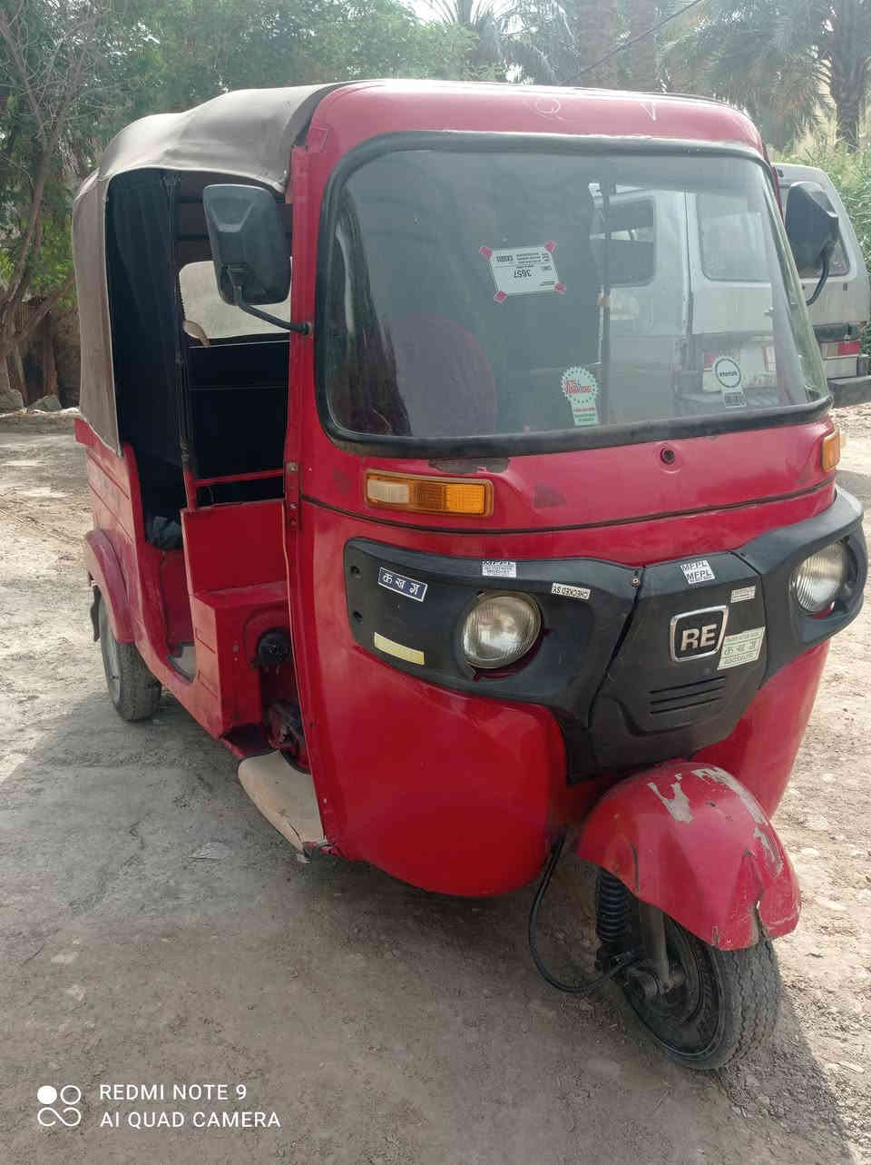 سلام وعليكم تكتك للبيع موديل 18اوراق كامله سعر 3و200 مكان ديالى بلدروز رقم ***********
