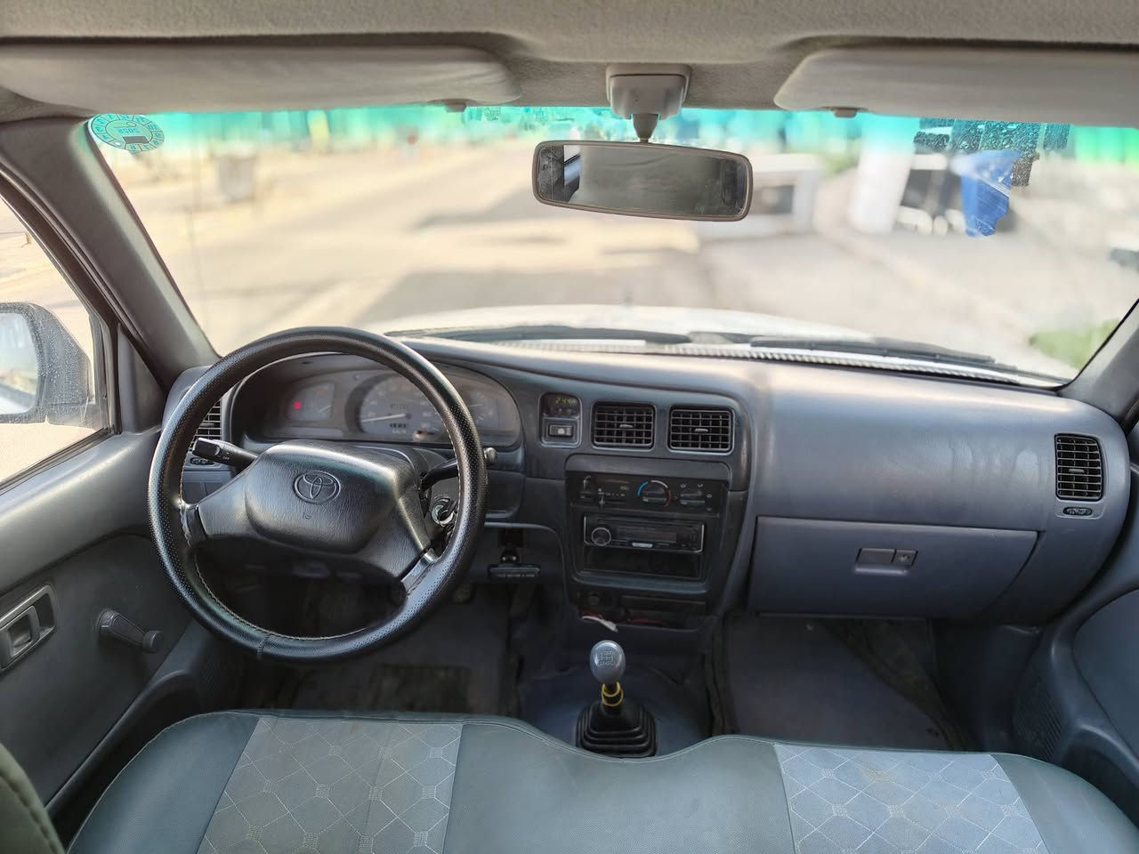 مكلف بالبيع ما متواجد مراسله
بيكب هايلوكس ٢٠٠٣ للبيع 
صبغ بنيد فقط الباقي مكفول 
كير محرك حداديه تايرات كله كفاله شرط 
رقم صاحب السياره ***********
السعر ١١٥ مكانه نجف
