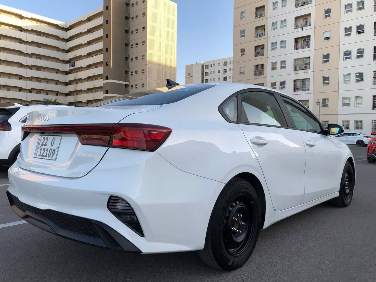 السلام عليكم 
كيا فورتي للبيع فقط بدون مراوس 
موديل 23 
ماشيه 35 الف ميل 
بأسمي تحويل فقط 
رقم اربيل 
محرك 2000 دوش 
موصفات اعتياديه  
حادثه موضح بلمنشور 
نظافه 100% 
مكان السياره بغداد الكرخ
السعر 159وبيه مجال بسيط 
*********** واتساب
***********
