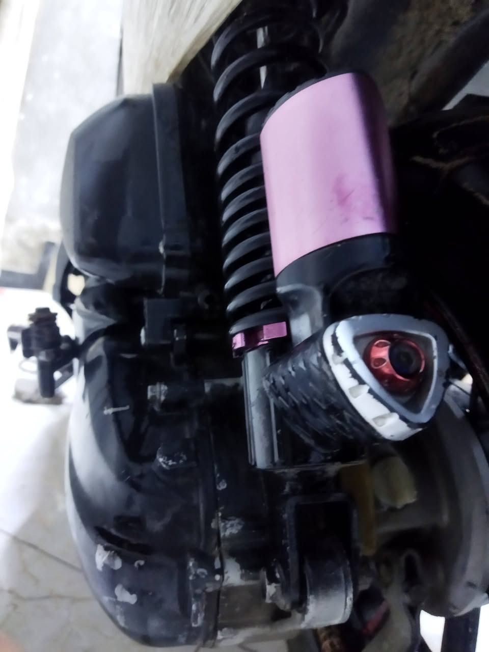 سلام عليكم بوليس شبه صيني محركك ياباني 
كامله كهربائيات اشاير هورن نقصه بس سلف وكفرات خلفيه مكاني كربلاء حي عامل يم مول باقر تواصل رقمي ***********
سعره 250 وبي مجال
