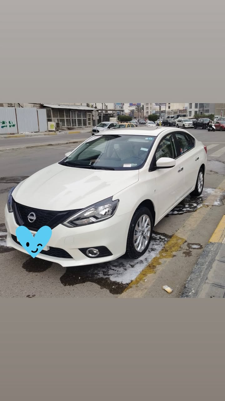 نيسان سنترا موديل 25  ماشيه 10 الف يعني زيرو بعدها بضمان الشركه(السور) 
مواصفاتها مفوله بيها فتحه سقف
شاشه كبيره
تبريد قطعتين امامي وخلفي
سياره مدوشمها بالجديد قبل شهر
كلها ع وضع الشركه
تحويل مباشر 
رقمها بغداد  ب اسمي 
السعر 138 وبيها مجال
للتواصل ***********
