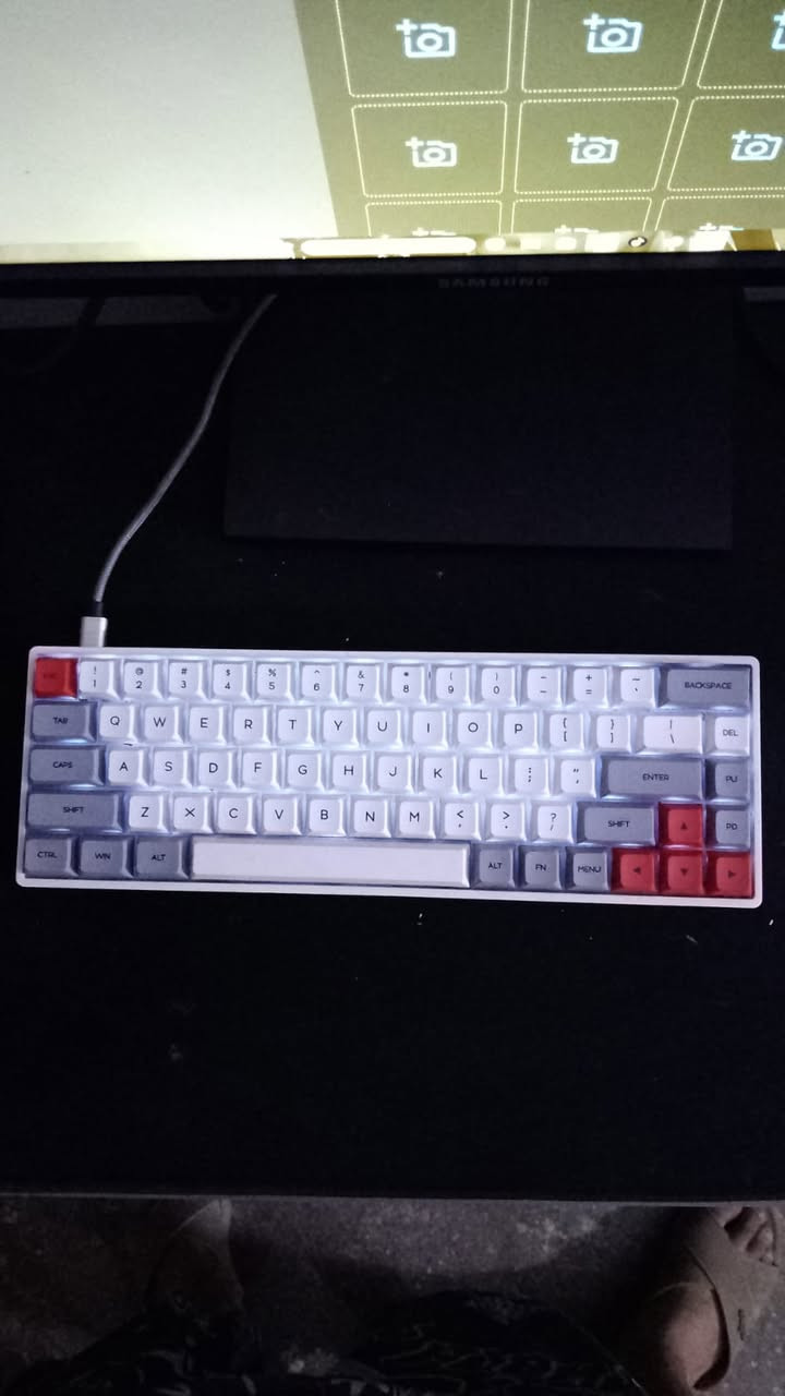 السلام عليكم للبيع رقمي ***********

GPU 5060TI 16 GB PNY

CPU I5 14400F

RAM DDR5 32 GB 600H XPG

HARD 1TR 

BWOR 750

MB 760 MSI 

وياها  هيد سيت هايبر اكس كلاود تو 

موس جلوريوس مودل O

كيبورد skyloong

شاشه حجم 20  75 HZ

كيس مرتب 

تبريد هوائي ابو الشاشه كلش مضبوط 

فيس كام  فول اجدي 

جويستك بلبي 4
