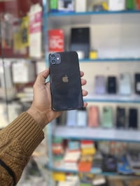 آيفون ١١ • ١٢٨ • نجف