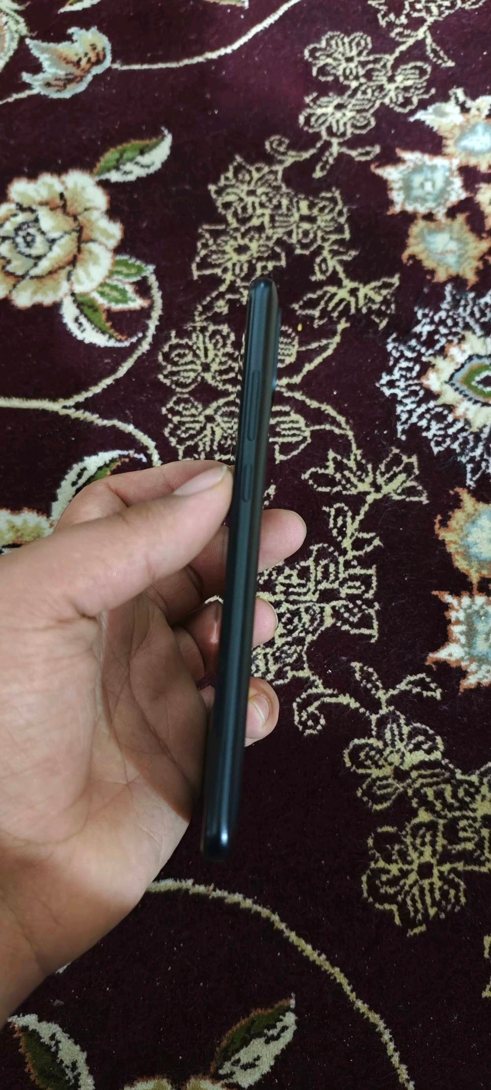 a03 نظيف و مكفول من كلشي... ذاكرة ٦٤
بصمة وجه شغالة مامستبدل بي اي قطعة ... بدون ملحقات فقط جهاز