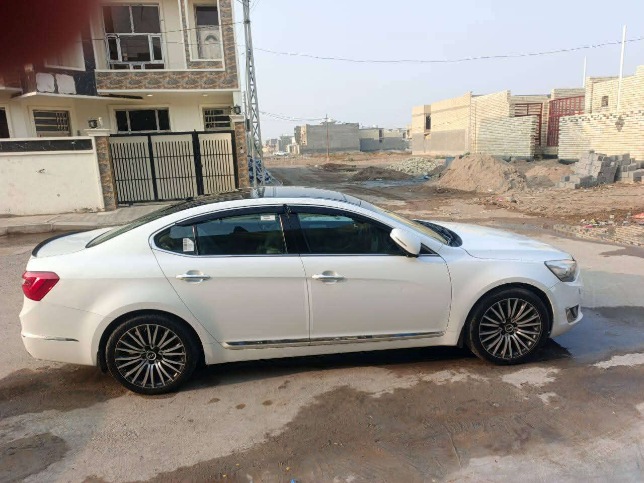 السلام عليكم
كدنزه للبيع موديل 2014
مواصفات 1/1
مكفوله عده جاملغ بارد شي بسيط
سياره بسمنه تحويل ثاني يوم 
محرك كير مكفول
السعر 140 وبيها مجال
للاتصال
*********** واتساب
***********
