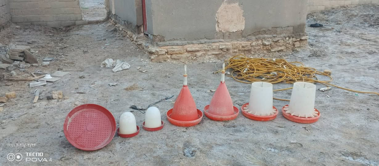 سلام عليكم غراض حقل مال مشروع صغير
دفايه ١

مفرغات ٢

مناهل ٢٦

معالف ٢٣

صواني ٢٠

صونده تقسيم طول ١٥ متر 

واير كهرباء 

وشباج  لصحراوي 

لول ٢٠ لوله

***********
