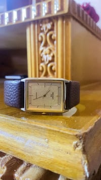 أورينت فنتج • كوارتز أصلي • ٣٣×٣٠ مم