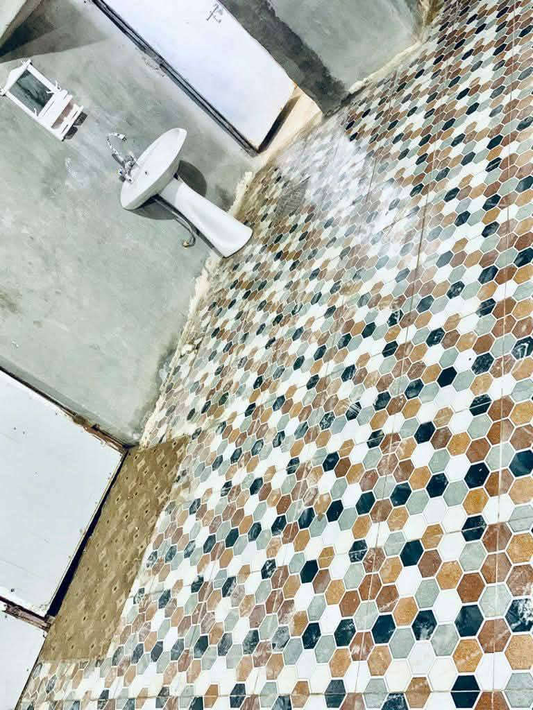 مكلف بالنشر 
مشتمل للبيع حي الناصرية واجهه 12م واقع حال 135م 
قرب مدرسة زلفى متوفر ومجاري وتبليط 
مطلوب مبادرة 
السعر والاستفسار الاتصال 
***********
