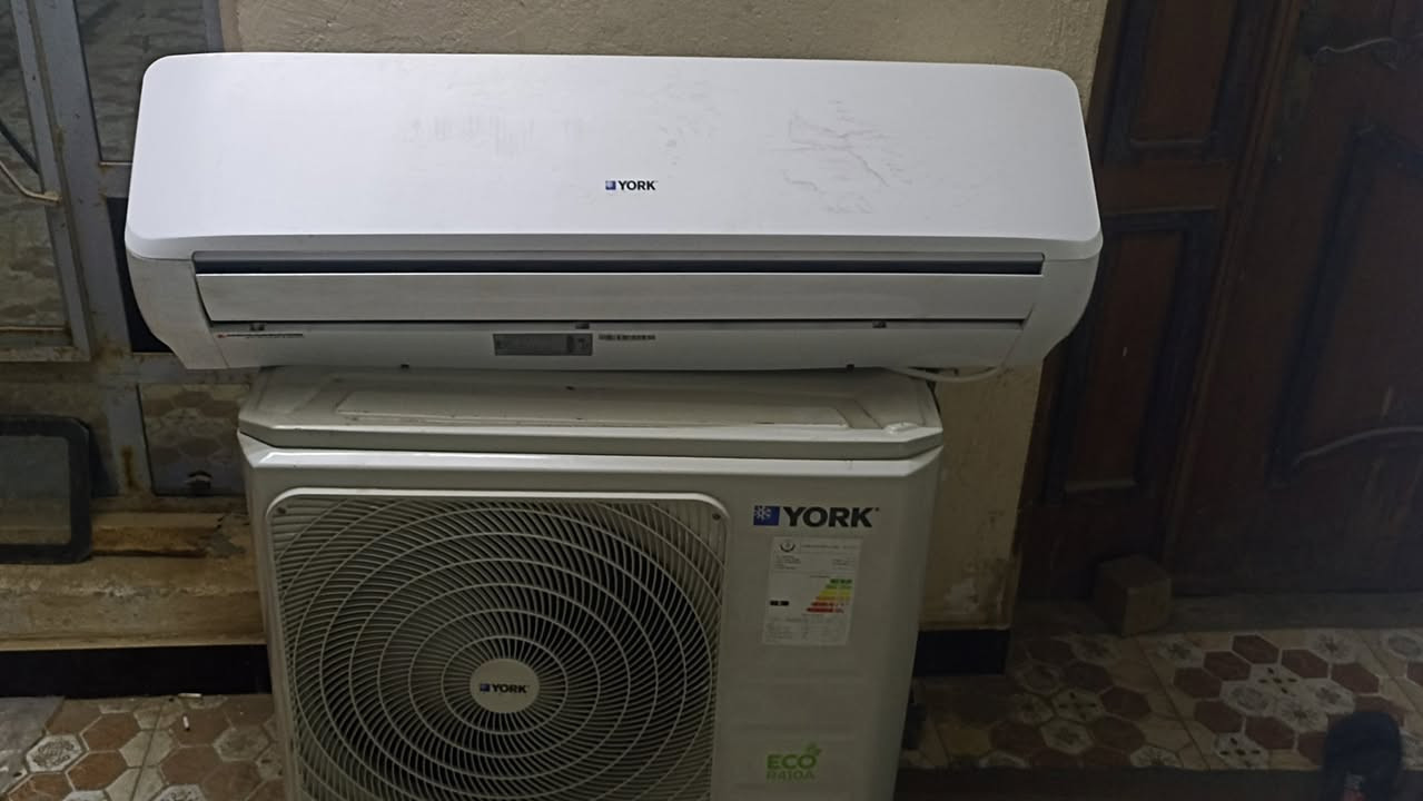 يوجد لدينا سبالت شغاله على فحص ثنين طن وكنتوري 3طن على فحص معا ضمان ول عنده سبلت عاطل استبدال سبلت شغل  معا فرق بصيط. تنصيب وضمان مكان ديوانيه اتصل بل رقم وتتلل 0788 981 0798
