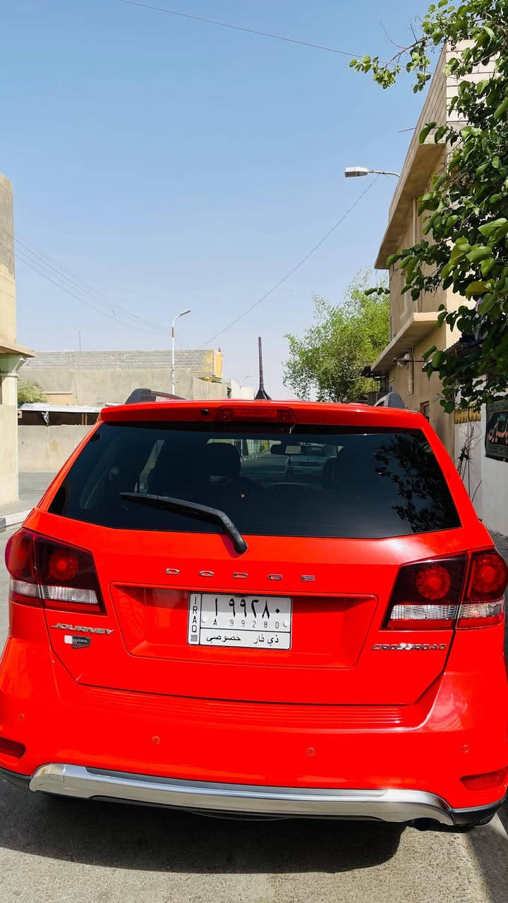 دوج جورني كروس رود فئه اس كامل مواصفات 
موديل 2019 وارد امريكي رقم ذي قار .السيارة حرة
محرك 2400
لون برتقالي 
سبعة راكب 
ثلاث قطع تبريد 
تحكم ستيرن +حساسات +شاشة كبيرة +داش كام امامية خلفية 
الدفع العجلات الامامية 
تدفئة +تبريد+كشنات كهربائية +مثبت سرعة + شاشه بلاد + خرائط جي بي اس +بلوتوث +تشغيل بصمة +حدادية تخبل 
الضرر جاملغ الايمن مع صبغ الباب صف السايق الايرباكات غير سليمة 
المسافة المقطوعة 60.000ميل
***********
