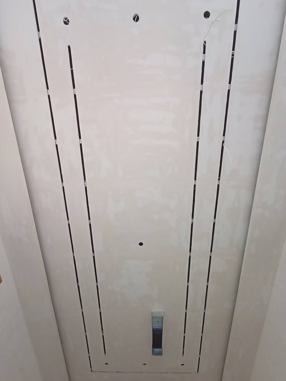 ختم احد مواقعنا 
طلس كافة انواع الديكورات طلس عام/برغي وجوين درجة اولى شرط تسليم مهندس العمل داخل الموصل فقط للاستفسار مراسلة عالواتساب ***********
