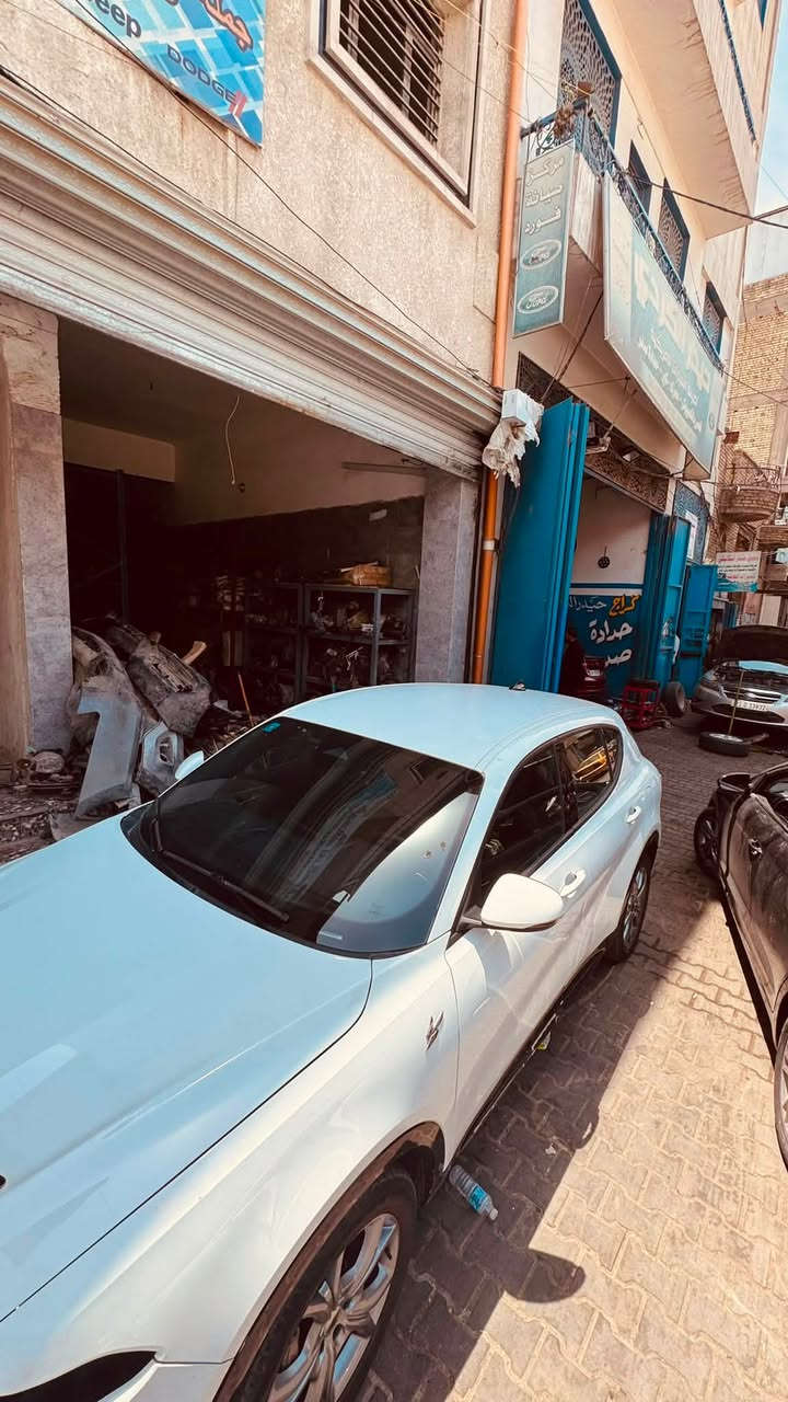 تحية طيبة دوج هورنت هايبردRT 2024 للبيع محرك 1.3توربوسيارة كامله نقصها فقط لاتيات وتغليف دشبول وبيها الجك برمجه اير فلاب يعني السياره يرادلها 400 دولار ولايتات ثنين مرقمه باسمي ماشيه 16 الف مايل جديدة السياره استوردتها ع ايدي صار بيها صبغ ربع جاملغ وبند وتعديل بارد باب السايق وخلف السايق ع كد شبر وشويه 
مواصفاتها 
تحكم ستيرن
شفتات سرعه
نظام سبورت
تحديد مسار 
نقطه عمياء بالمري 
رادار 
كشنات تدفئه 
ستيرن تدفئه
نظام تحكم كامل بالقياده ذاتيه 
حساسات خلفيه 
كامره 
وبعد بيها مواصفات 

سعرها 120 وبيها مجال قليل للشراي 

***********
