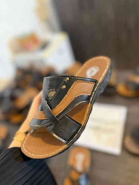 #جديدنا وصل ❤️
شحاطات رجالي طبي مخيط درجه أولى

قياسات من 40الى 45 
سعر بلاش 7000الف

الحجز ولستفسار واتساب فقط 📞📞 

***********

العنوان ميسان الدبيسات قريب المجسر 🌷 🌷
#توصيل جميع المحافصات 🚗 🚗

#ازياء الملكه ❤️ ❤️
