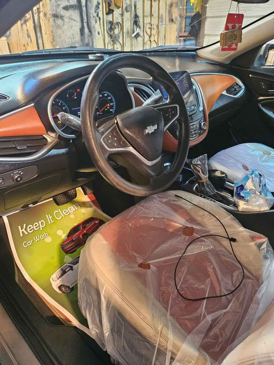 السلام عليكم 
ماليبو ٢٠٢٢ Lt
السعر ١٦٠ وبيه مجال بغداد بأسمي تحويل بنفس اليوم
حادث تبديل قطعتين بنيد وجاملغ
كشنات جلد تدفئة 
كامل تحكمات
تبريد قطعتين 
باقي مواصفات ال Lt معروفه 
مكينة كير مكفول ونعمة من الله 
جاهزة من كلشي 
مدوشمة بدبي + مبولشة
*********** مكاني بابل المسيب وبالخدمة 
الله خير الرازقين
