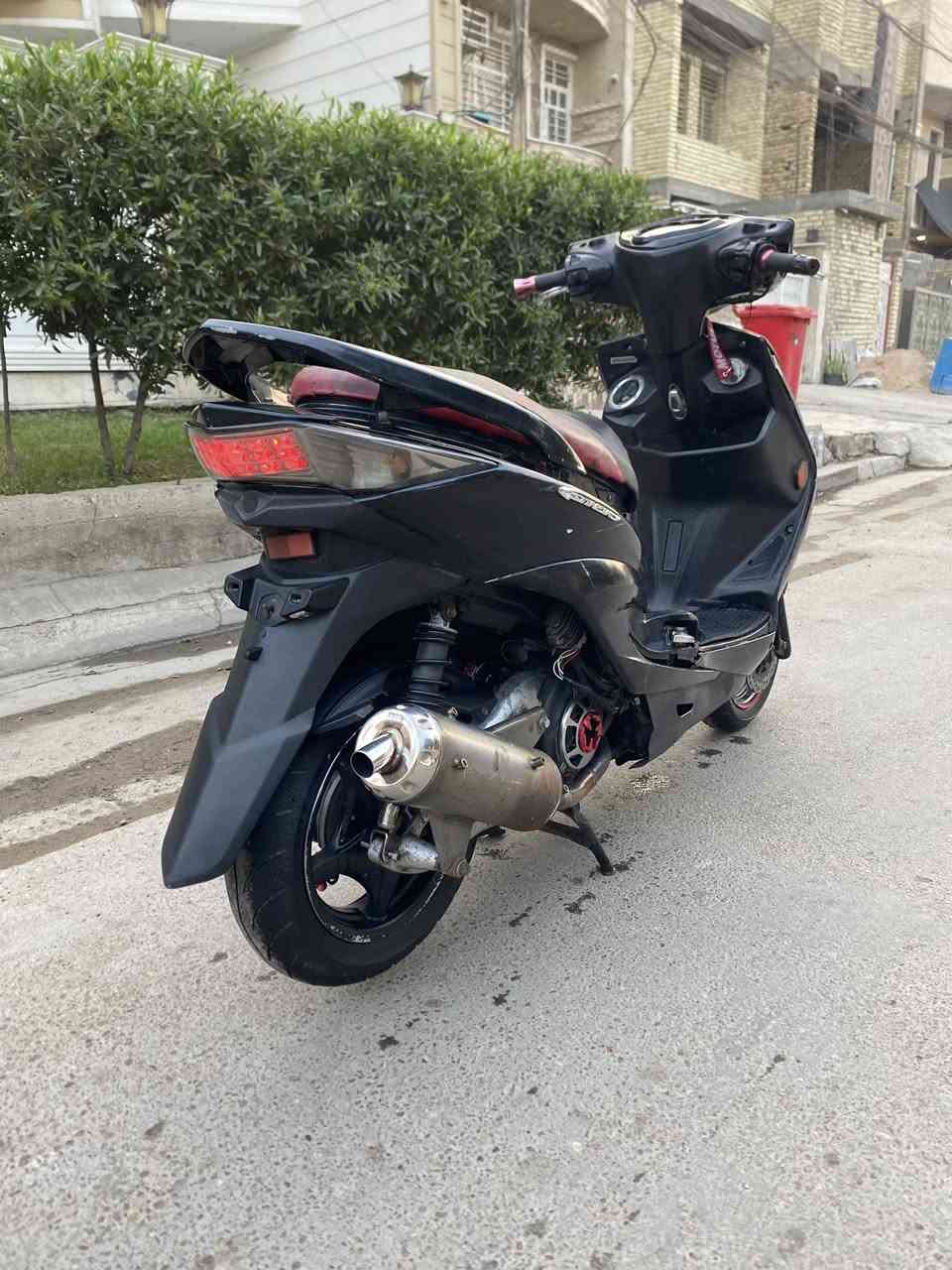 سلام عليكم لد كوري ماشيه 30 بيه كلجات دوشي اصلي وبيه صالنصه صجميه ام حساس اصليه مكينه مكفوله دراجه عليه ادامه كامله نكره بكل وقت شرط بصمه كفراته شويه تعبانه سعر 950 وبيه مجال بسيط للشراي مكاني بغداد الشعب ***********
