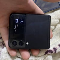 z flip3 للبيع جهاز كلشي مابي فقط شاشة يرادلها تبديل أبيعه على وضعة  جه...