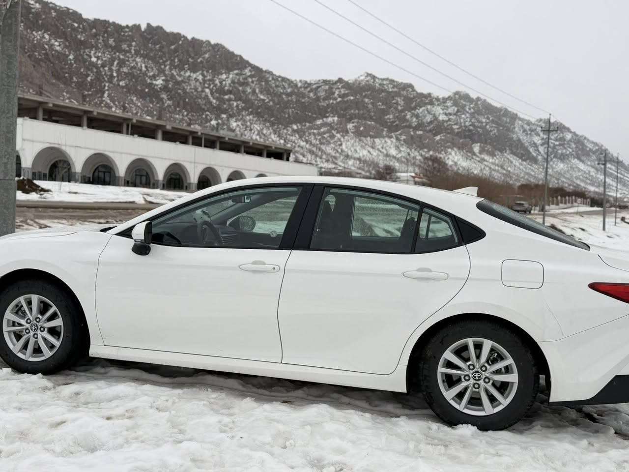 السلام عليكم 
كامري موديل 25 للبيع الضرر واضح بالصور بدون شواصي ودواخل ماشيه حالياً 21 الف 
السعر 230 وبيهه مجال بسيط 
العنوان ديالى بعقوبه ***********
