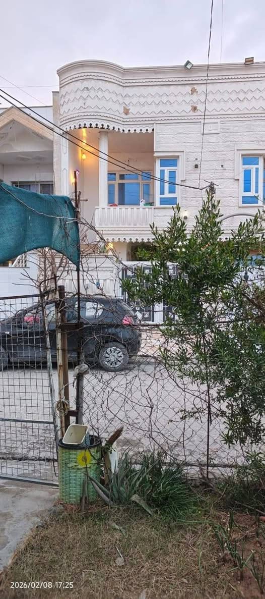 بيع سريع | فروشتني خيرا 
طابو صرف

بيت للبيع في أربيل حی بیرۆکۆت/ 8حساروک
موقع مميز قبله و قبل حدیقە و  الشارع 20 م متری 10 متری. مقابل شارع بنصلاوە و قریب شارع لاوان و مسجد شیخ اسماعیل عبدلانی.

100 متر
يتكون من :-
3 غرف نوم /واحد سویت، مطبغ حار و بارد، صالون و 2 حمام، 3 w.c
تمليك طابو صرف 
السعر فقط 6 دفاتر و 55 ورقه قابل للتفاوض 

- يسجل طابو بأسم اي شخص يحمل الجنسية
****************************
خانوو بۆ فرۆشتن لە بێرکۆت، 8 حسارۆک، تاپۆ.
100 مەتر 
پێکهاتووە لە :-
3 ژووری نوستن یەک سویت، مەتبەغ سارد و گەرم، 
2 حمام، 3 w.c

پێش حدیقە و دوو شەقام،20 م و 10 متری، ڕووگەی قبله، بەرانبەر شەقامی بنەسڵاوە و تەنیشت  جووت سایدی لاوان و نزیک مزگەوتی شێخ اسماعیل عەبدەلانی.

نرخی 6 دەفتەر 55 وەرقە
****** :-
***********
(سفڕ حەوسەد پەنجا) چوارشەدوو شەش و ش- حەفتا- سی و شەش. أربيل, العراق
