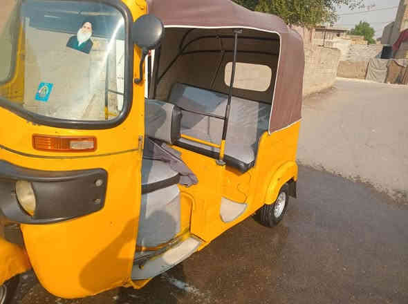 17مكينه مال 20رقم وسنويه كل نقص ما بيهه ب4250وبيه مجال قليل حك الجيه ***********
