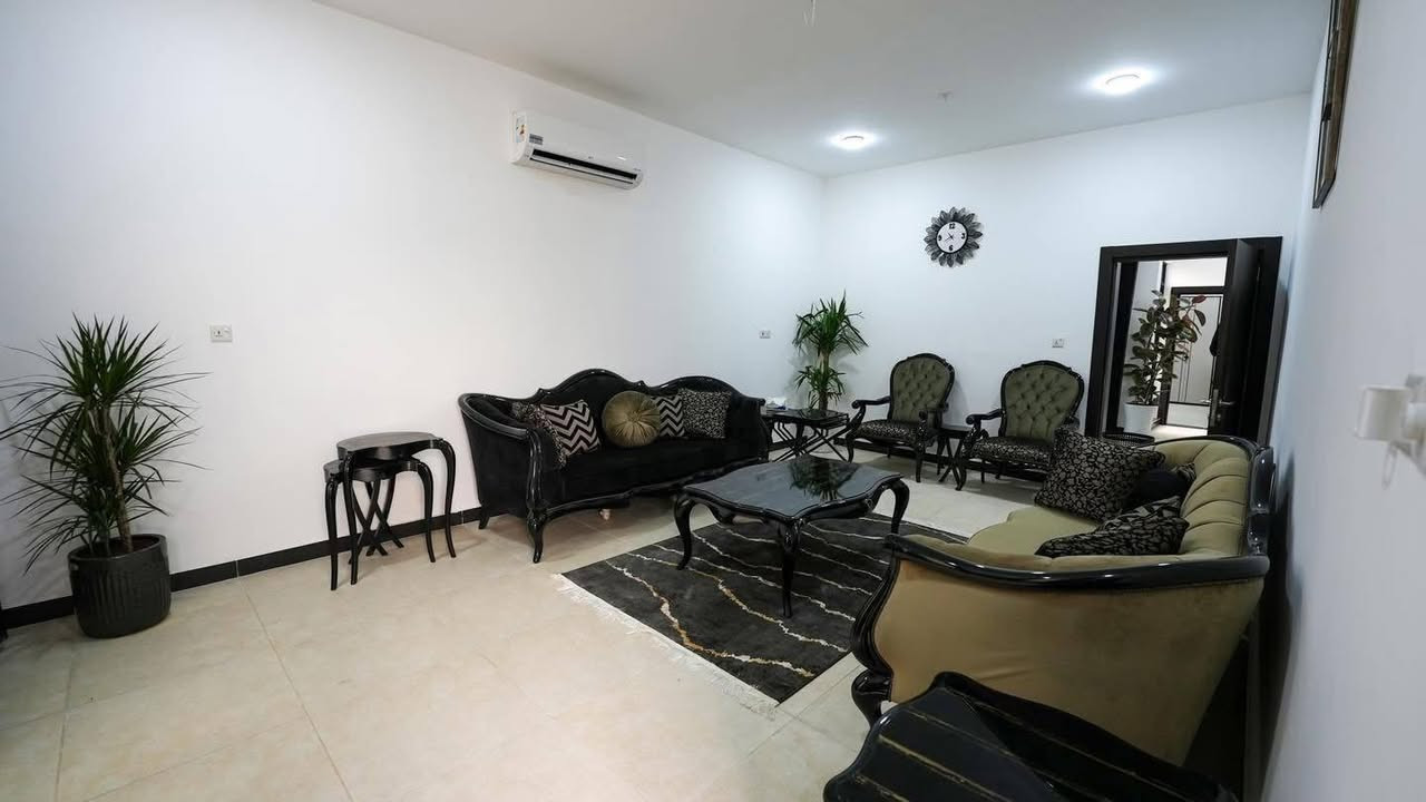 يوجد دار للبيع (نقد)
✅مساحه 200م في مجمع النخيل السكني 
✅ مرحلة اولى يباع نقد بسعر جداً جداً مناسب 
✅  بلوك 6 بصف الركن موقع مميز 
   ⛔️الاستفسار اتصل او مراسلة الصفحه ⛔️

📞 *********** 
📞 ***********
