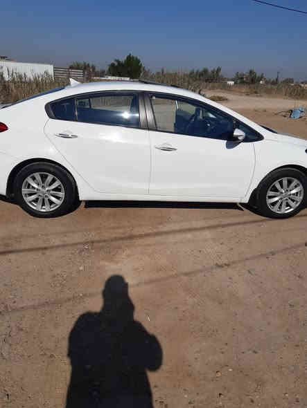 السلام عليكم للبيع
كيا سيراتو ابيض 2014 خليجي 
المواصفات اسلايت 
1- محرك حجم ٢٠٠٠دوش المرغوب   ماشية ١٢٨ الف
گير اوتماتيك وعادي 6 نمر مكفول
تبريد قطعتين امامي وخلفي  
ثلاثة انظمة قيادة نورمال وسبورت + نظام كروز مثبت سرعة وحاكية وبلوتوث  شفتات يعني المقود فول تحكمات شرط كلهن شغالات
يدات نيكل ستيل من الداخل والخارج
لد نهاري امامي 
سيارة بأسمي 
السونار مرفق مع الصور 
السعر( ١٢٣$ ) 
مكاني بغداد الرضوانية
اتصال فقط مامتواجد على الفيس 
***********
٠٧٩٠٤٦٨٢٨

