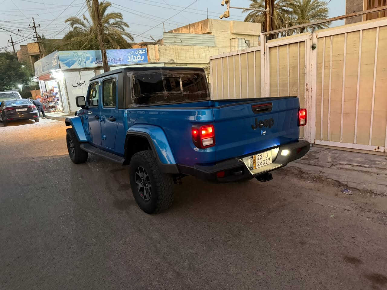 السلام عليكم 
جيب كلاديتر ٢٣ حادث سرقه بدون ضرر يعني 
مسروق منها فقط التايرات وبك لايت وكشنات وتكسير الجامه الاماميه 
السعر ٣٢ الف دولار 
رقم اربيل باسمي 
المكان بغداد ***********
