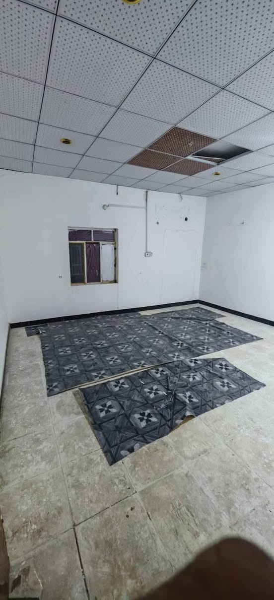 السلآم عليكم يعلن مكتب عقارات النور الذهبي عن توفر لدينا بيت للبيع او يجار وقف سني ابي الخصيب ابو الجوزي مساحه ٢٢٠متر بناء عكاده يحتوي على غرفتين نوم وصاله ومطبخ وديوان وكراج وحديقه ومجاري على نهر بناء مو جديد يبعد كيلو متر عن شارع السايدين سعر البيع ٦٠مليون ويجاره شهر ٤٠٠ الف التواصل على الأرقام التاليه *********** *********** عنوان المكتب ابو الجوزي مجاور معمل الجابري للسخانات نستقبل كافات العروض العقاريه
